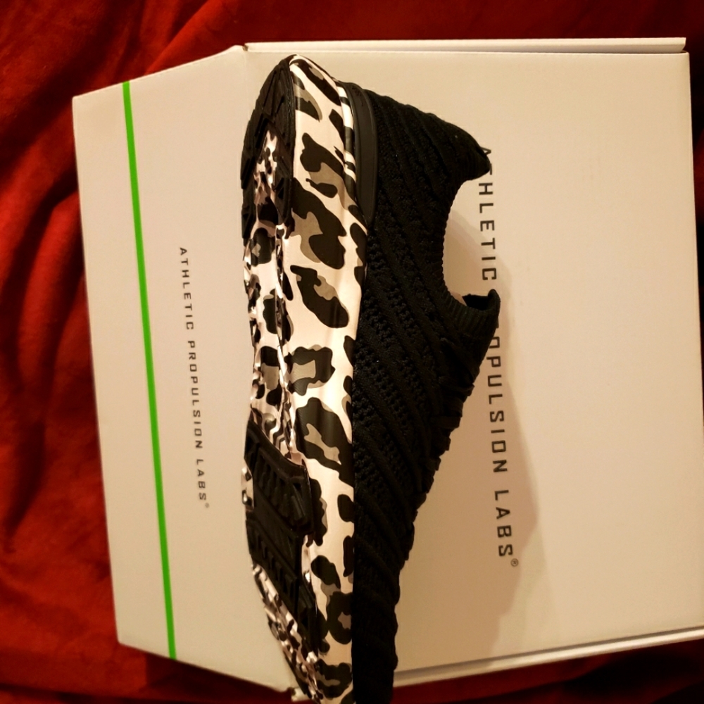 APL techloom black leopard